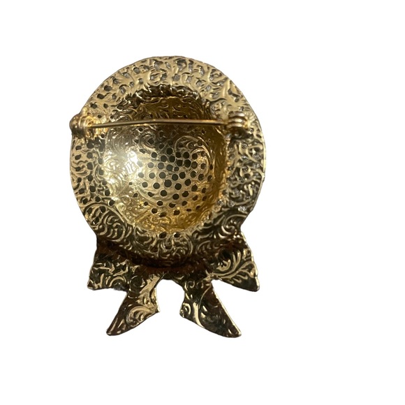 Vintage Straw Hat Brooch - Picture 3 of 3